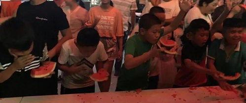 恩平网红吃瓜群众视频,揭秘当地热门事件背后的真相 第2张 恩平网红吃瓜群众视频,揭秘当地热门事件背后的真相 第2张